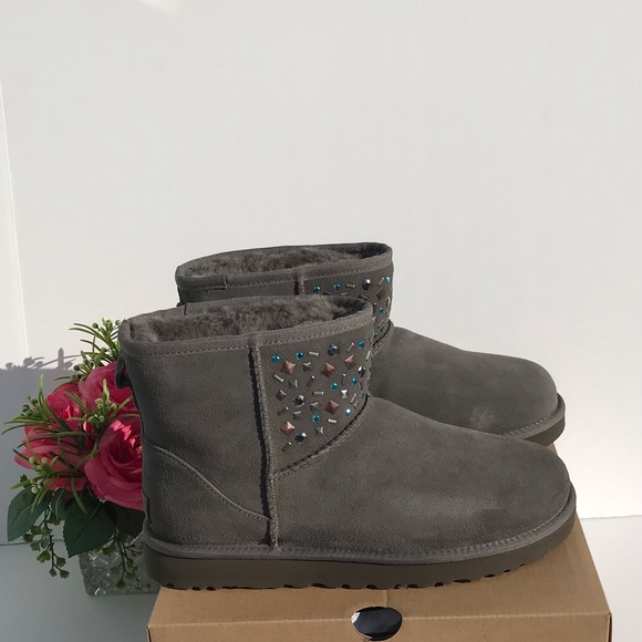 UGG Classic Mini Stud II Boots - Picture 2 of 6